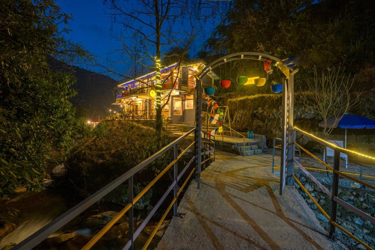 The Hosteller Mussoorie By The Streamside, Kempty المظهر الخارجي الصورة